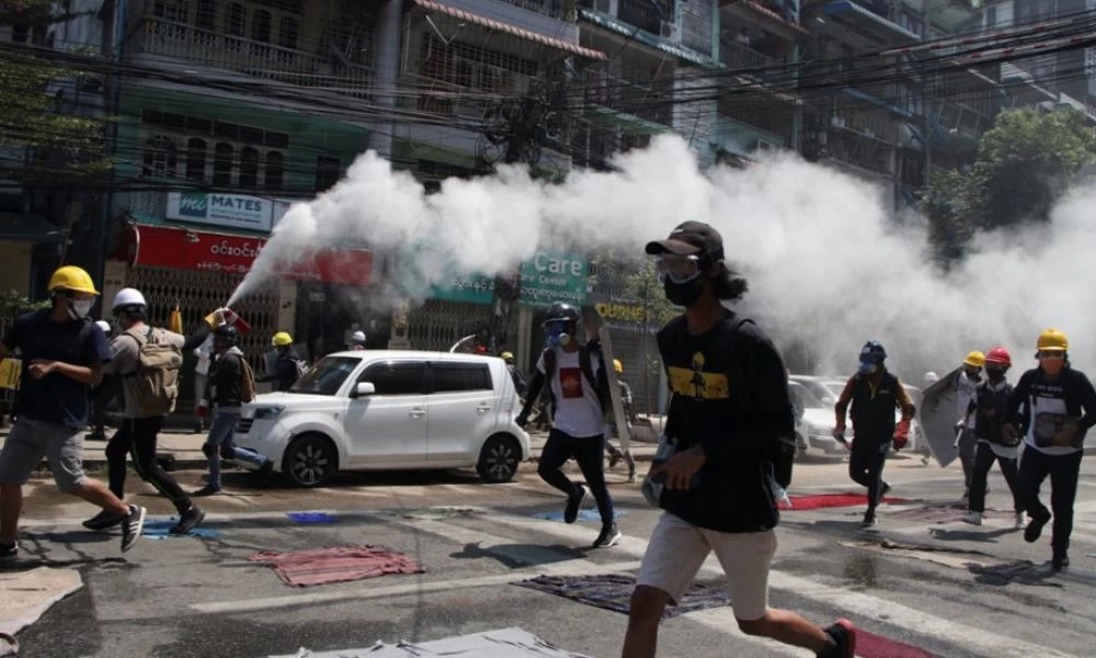 Πραξικόπημα στη Μιανμάρ: Η Βρετανία παροτρύνει τους πολίτες της να εγκαταλείψουν τη χώρα